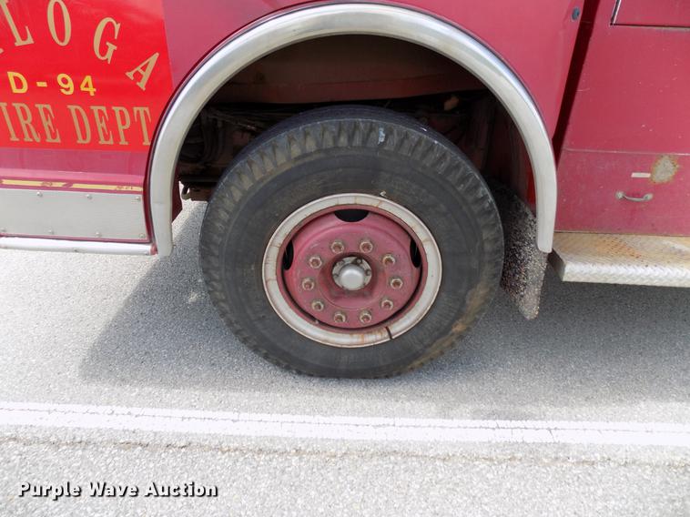 image for item FO9785 1970 Ford C910 fire truck