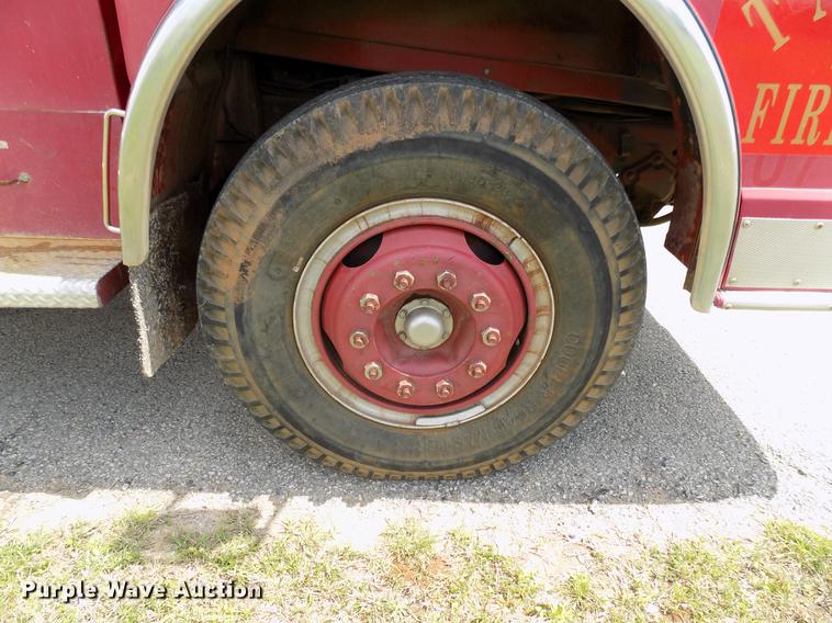 image for item FO9785 1970 Ford C910 fire truck