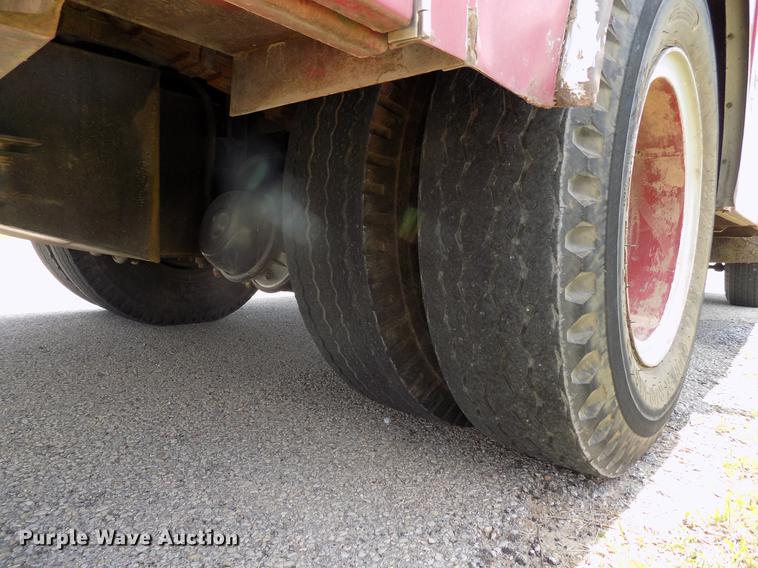 image for item FO9785 1970 Ford C910 fire truck