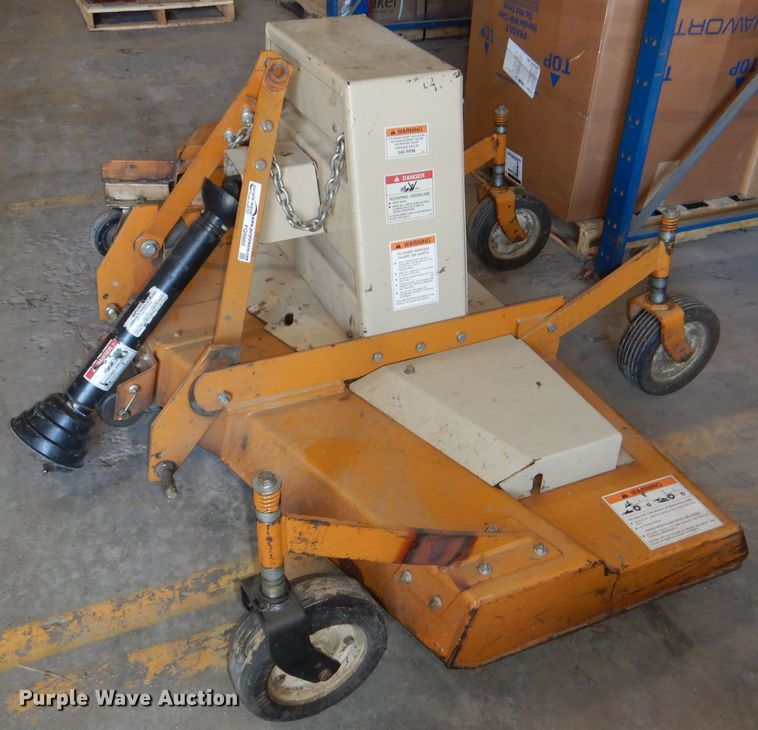 image for item FQ9980 1996 Woods RM372 rotary mower