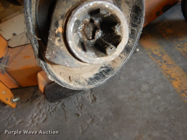 image for item FQ9980 1996 Woods RM372 rotary mower