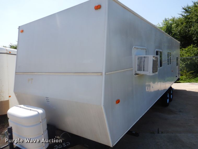 image for item FT9261 2006 Monaco Holi camper