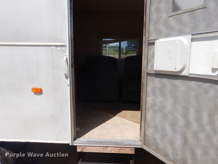 image for item FT9261 2006 Monaco Holi camper