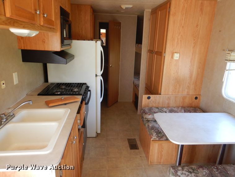 image for item FT9261 2006 Monaco Holi camper