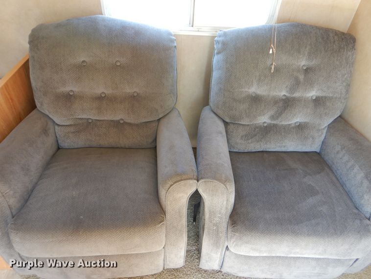 image for item FT9261 2006 Monaco Holi camper