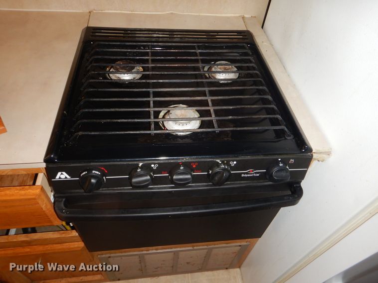 image for item FT9261 2006 Monaco Holi camper