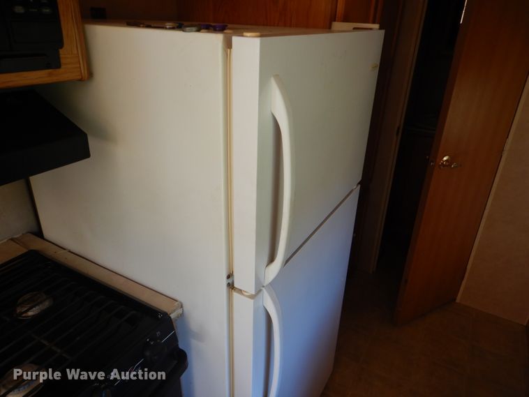 image for item FT9261 2006 Monaco Holi camper