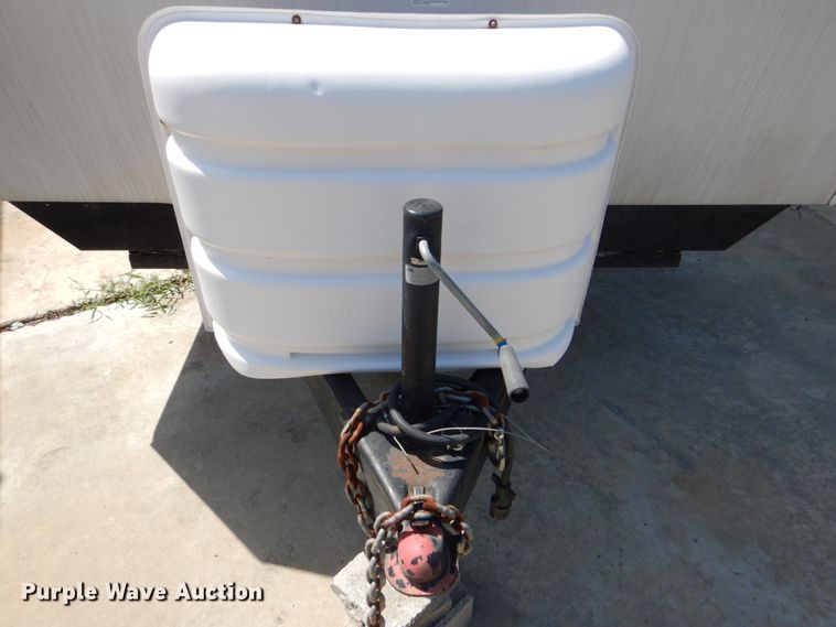 image for item FT9261 2006 Monaco Holi camper