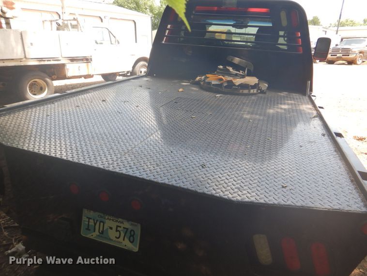 image for item FT9268 2009 Chevrolet Silverado 3500HD flatbed pickup truck