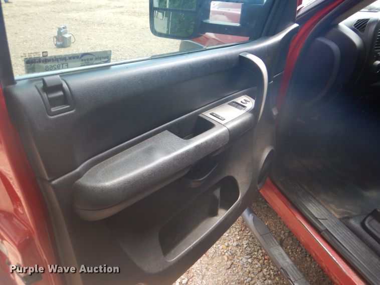 image for item FT9268 2009 Chevrolet Silverado 3500HD flatbed pickup truck