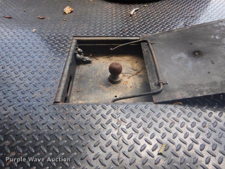 image for item FT9268 2009 Chevrolet Silverado 3500HD flatbed pickup truck