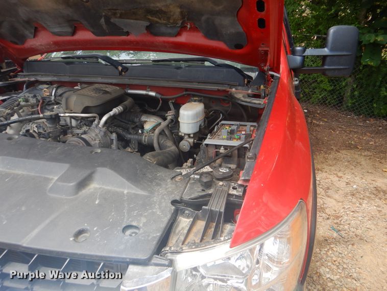 image for item FT9268 2009 Chevrolet Silverado 3500HD flatbed pickup truck