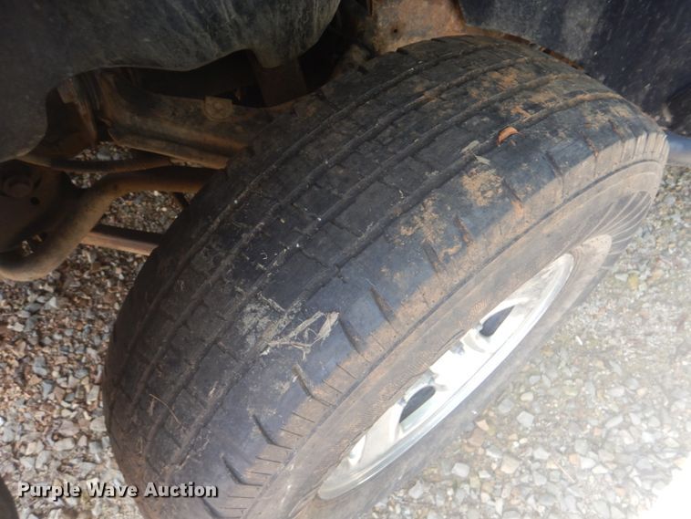 image for item FT9268 2009 Chevrolet Silverado 3500HD flatbed pickup truck