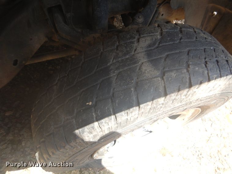 image for item FT9268 2009 Chevrolet Silverado 3500HD flatbed pickup truck