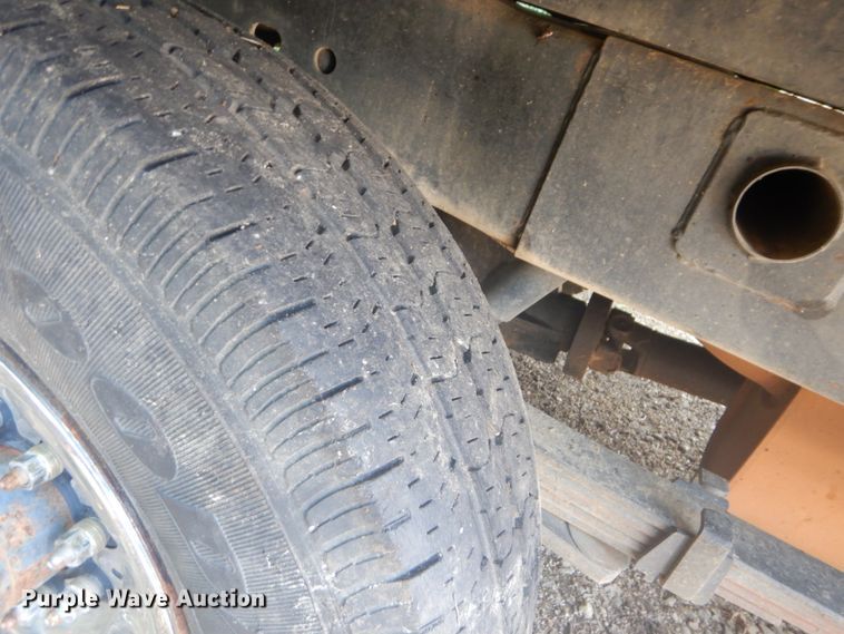 image for item FT9268 2009 Chevrolet Silverado 3500HD flatbed pickup truck