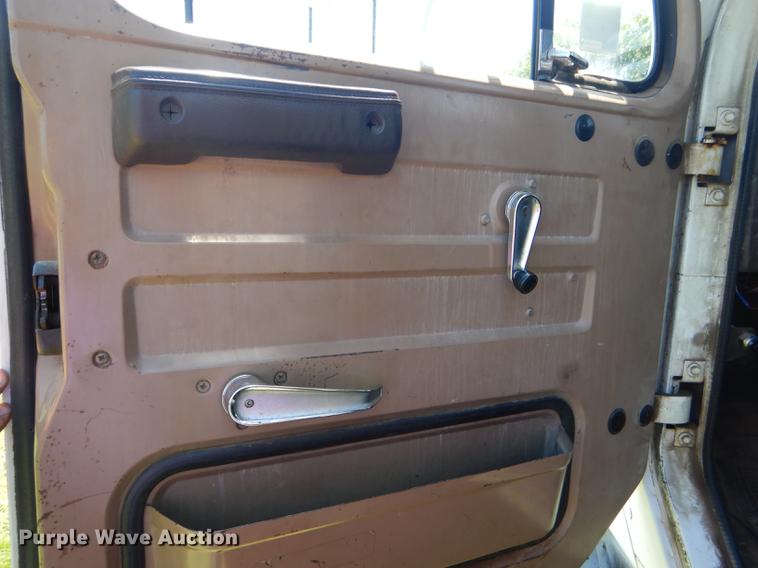 image for item FT9603 1985 International 2574 truck with Big John tree transplanter