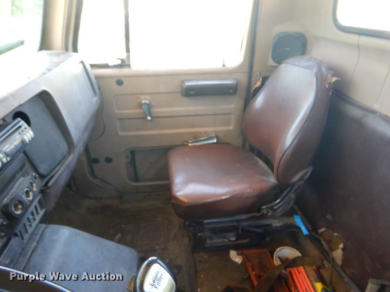 image for item FT9603 1985 International 2574 truck with Big John tree transplanter