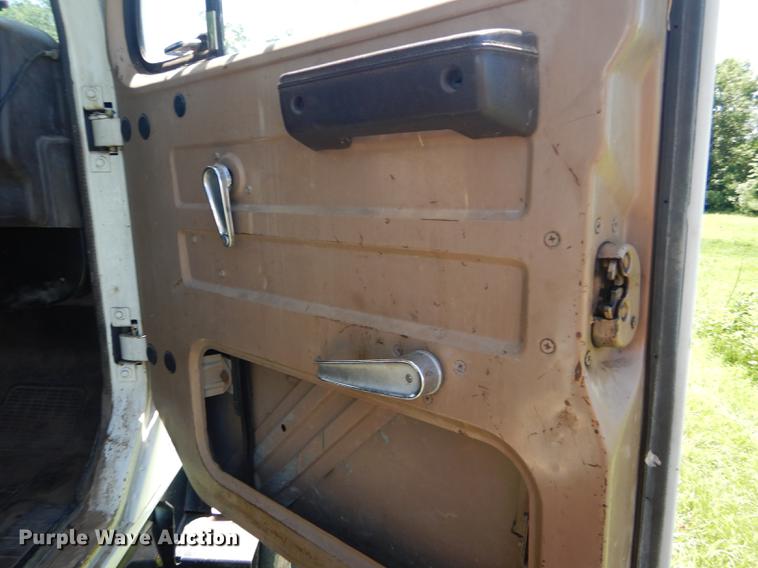 image for item FT9603 1985 International 2574 truck with Big John tree transplanter