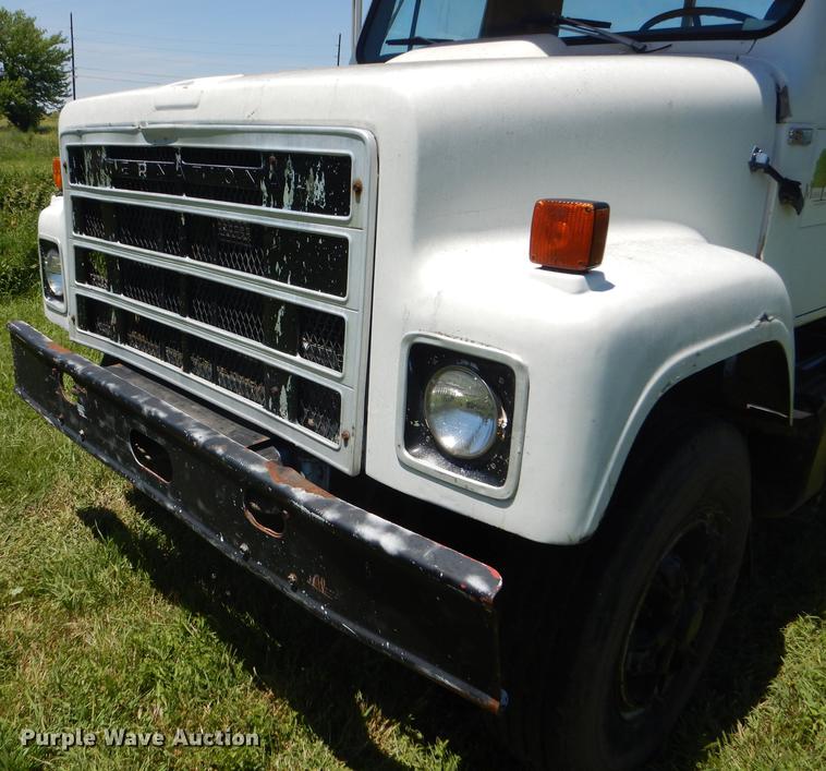 image for item FT9603 1985 International 2574 truck with Big John tree transplanter
