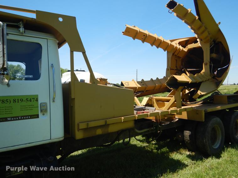image for item FT9603 1985 International 2574 truck with Big John tree transplanter