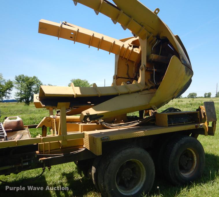 image for item FT9603 1985 International 2574 truck with Big John tree transplanter