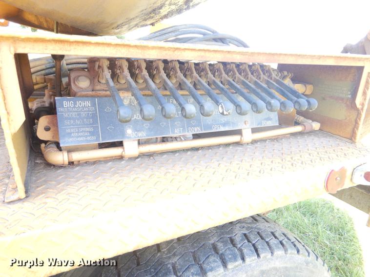 image for item FT9603 1985 International 2574 truck with Big John tree transplanter