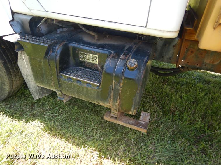 image for item FT9603 1985 International 2574 truck with Big John tree transplanter