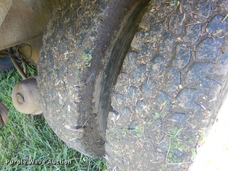 image for item FT9603 1985 International 2574 truck with Big John tree transplanter