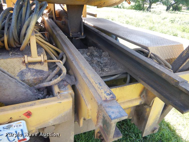 image for item FT9603 1985 International 2574 truck with Big John tree transplanter