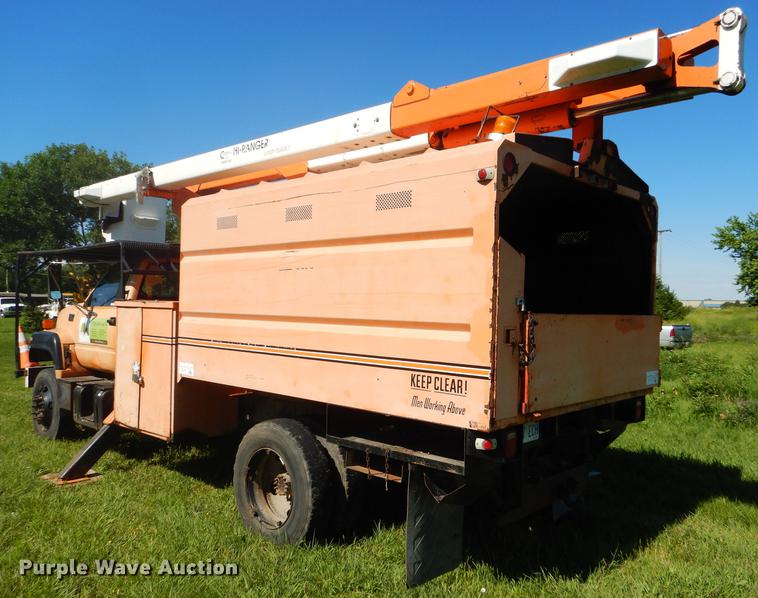 image for item FT9604 1997 GMC C7500 bucket truck