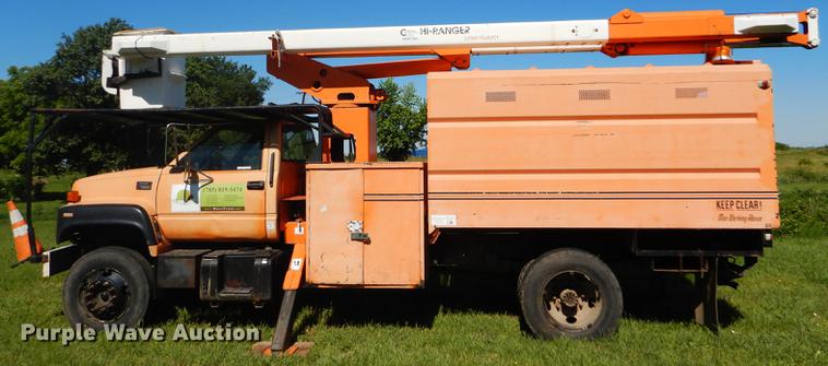image for item FT9604 1997 GMC C7500 bucket truck