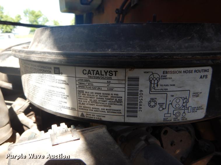 image for item FT9604 1997 GMC C7500 bucket truck