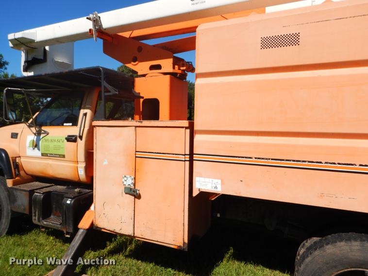 image for item FT9604 1997 GMC C7500 bucket truck