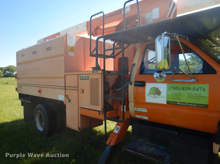 image for item FT9604 1997 GMC C7500 bucket truck