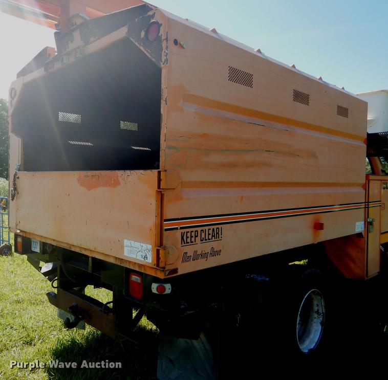 image for item FT9604 1997 GMC C7500 bucket truck