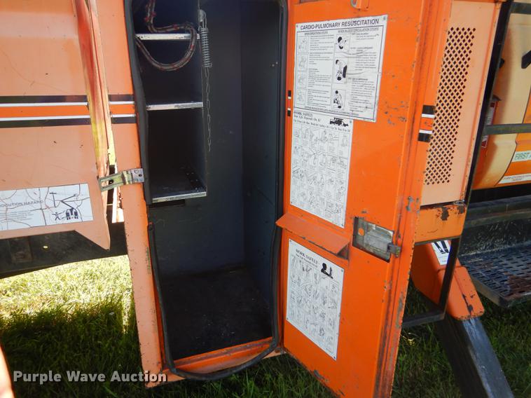 image for item FT9604 1997 GMC C7500 bucket truck