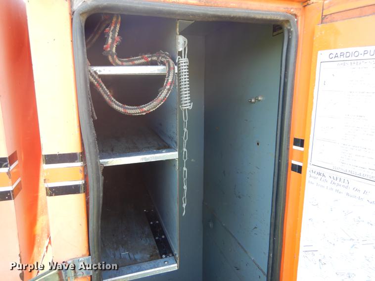 image for item FT9604 1997 GMC C7500 bucket truck