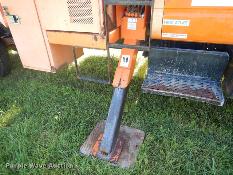 image for item FT9604 1997 GMC C7500 bucket truck