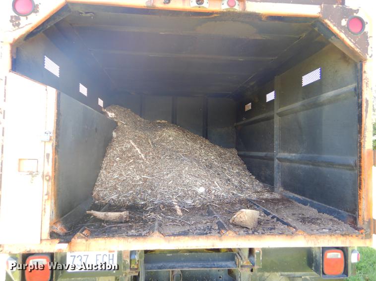 image for item FT9604 1997 GMC C7500 bucket truck