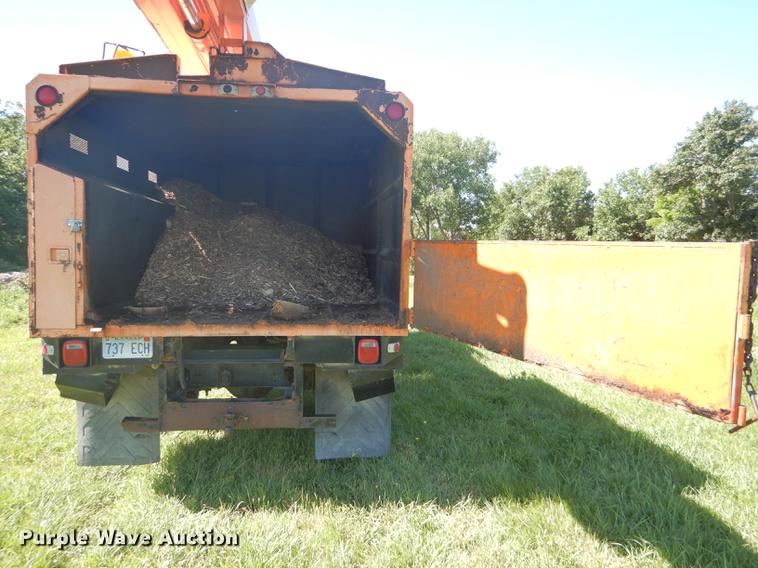 image for item FT9604 1997 GMC C7500 bucket truck