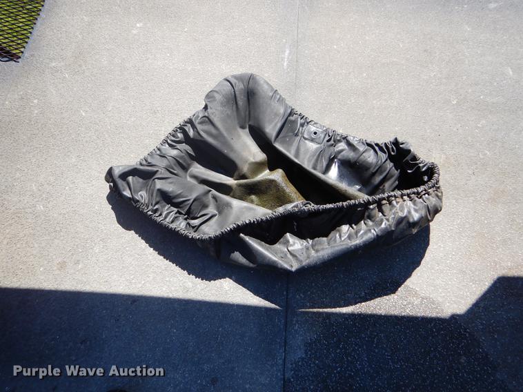 image for item FT9604 1997 GMC C7500 bucket truck