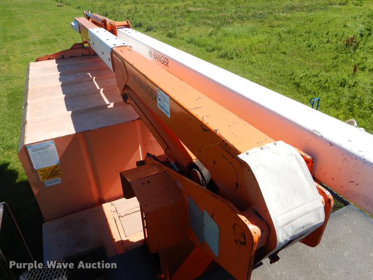 image for item FT9604 1997 GMC C7500 bucket truck