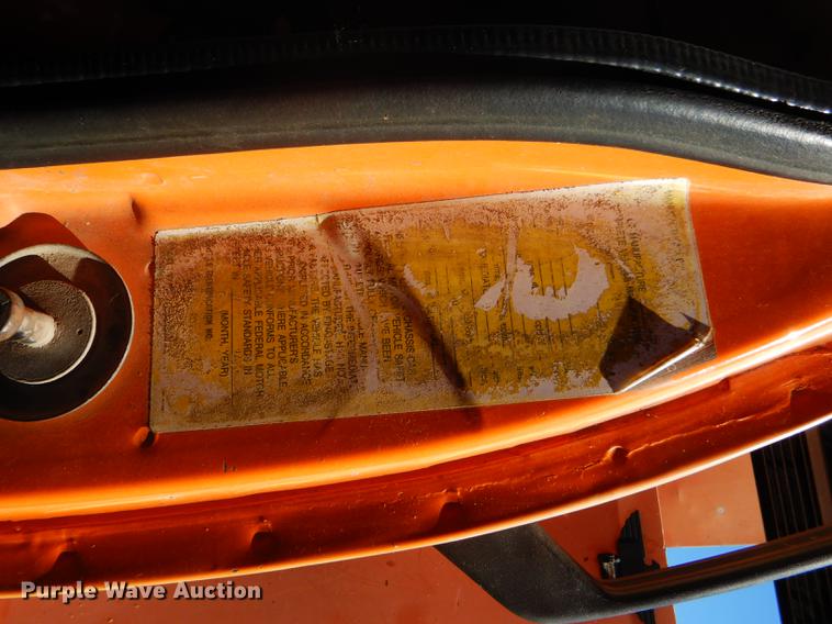 image for item FT9604 1997 GMC C7500 bucket truck