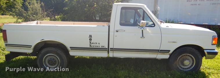 image for item FT9607 1990 Ford F250 pickup truck