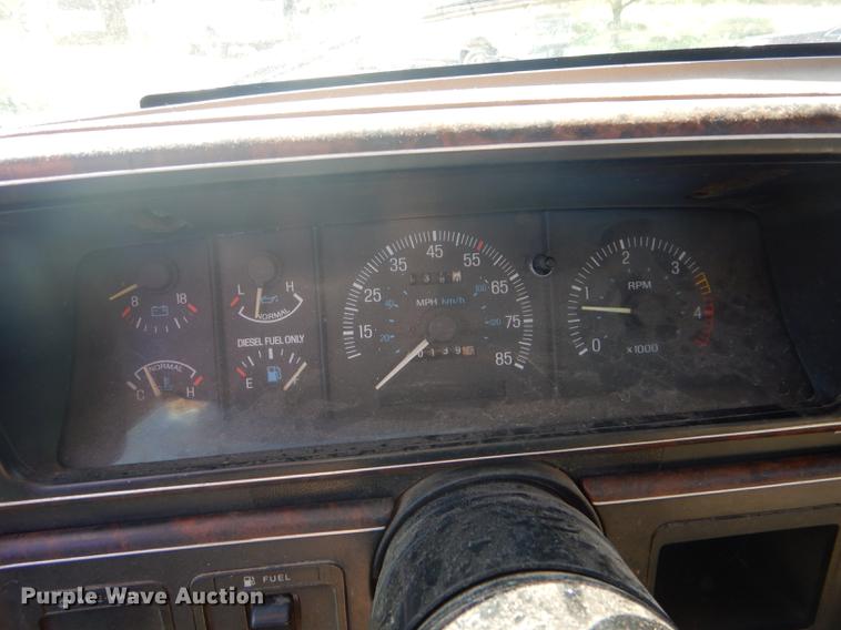 image for item FT9607 1990 Ford F250 pickup truck