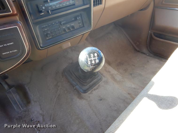 image for item FT9607 1990 Ford F250 pickup truck