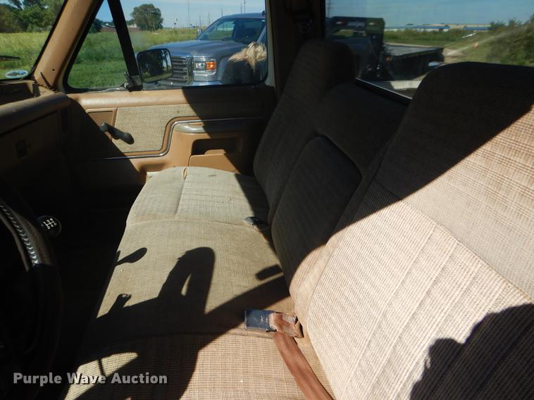 image for item FT9607 1990 Ford F250 pickup truck