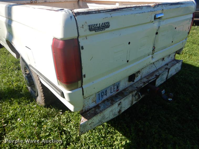 image for item FT9607 1990 Ford F250 pickup truck