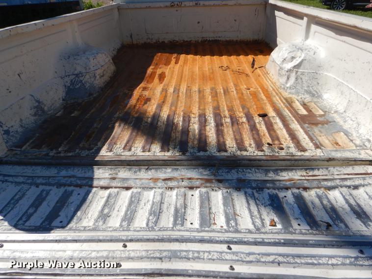 image for item FT9607 1990 Ford F250 pickup truck