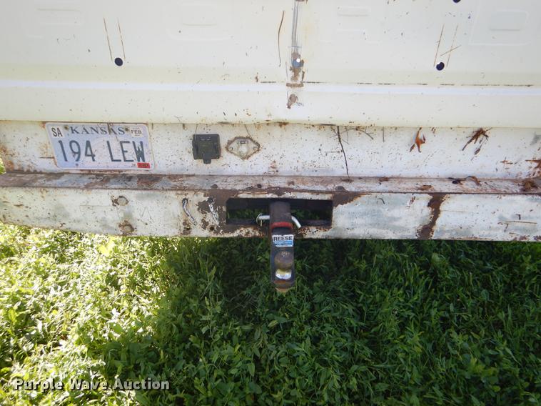 image for item FT9607 1990 Ford F250 pickup truck